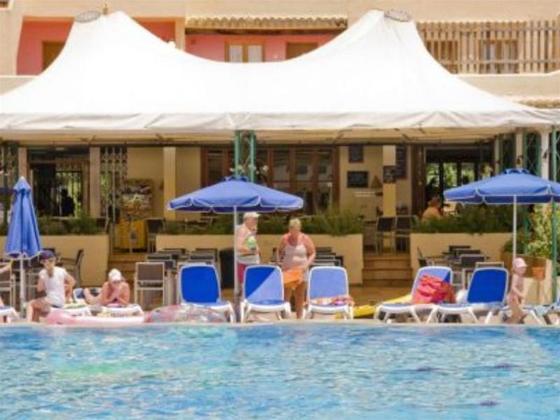 Globales Aparthotel Bouganvilla Sa Coma  Ngoại thất bức ảnh