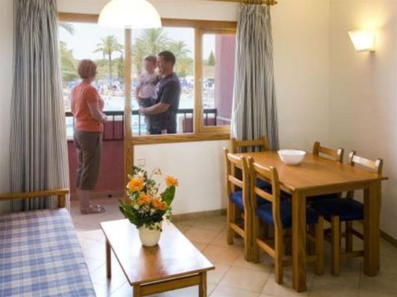 Globales Aparthotel Bouganvilla Sa Coma  Ngoại thất bức ảnh